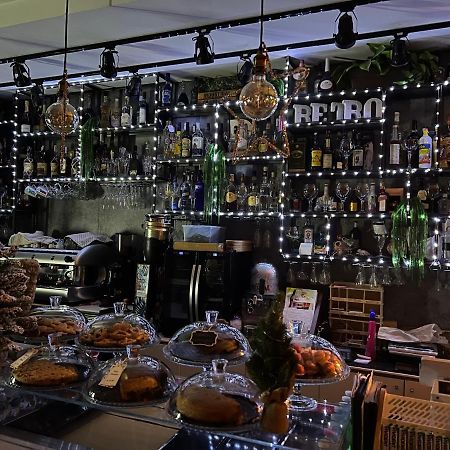 B&B Caffe Retro' Cisterna di Latina Bagian luar foto