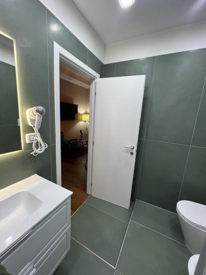 B&B Caffe Retro' Cisterna di Latina Bagian luar foto