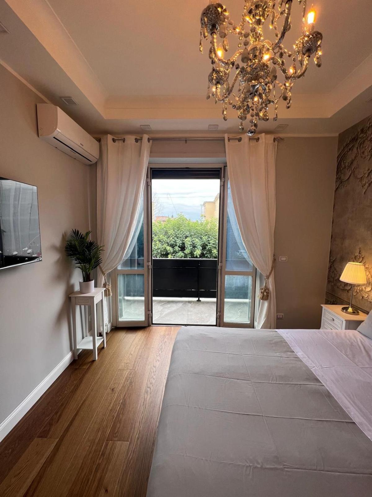 B&B Caffe Retro' Cisterna di Latina Bagian luar foto