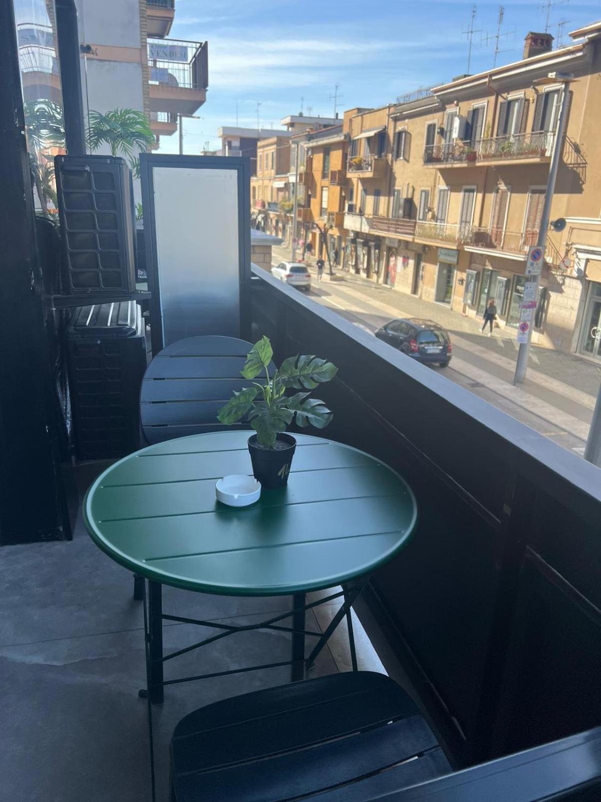 B&B Caffe Retro' Cisterna di Latina Bagian luar foto