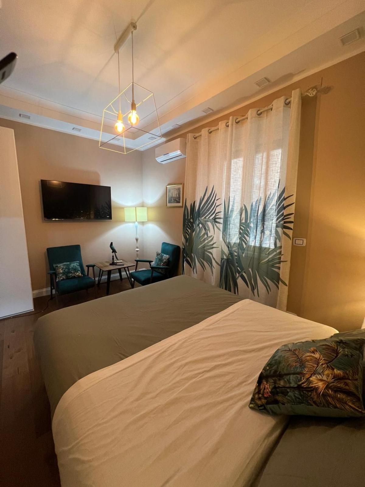 B&B Caffe Retro' Cisterna di Latina Bagian luar foto